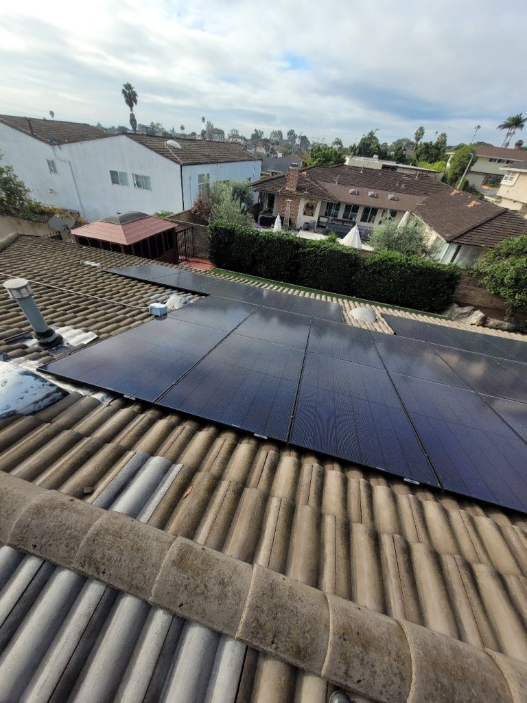 before roof repair in Windsor Hills, CA