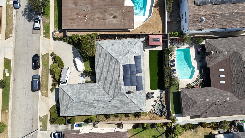 new roof installation in Windsor Hills, CA